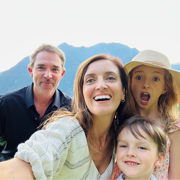 Meet your Posher, Crystal - Picture 1 of 3